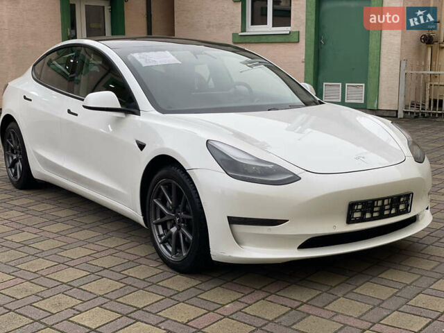 Белый Тесла Модель 3, объемом двигателя 0 л и пробегом 34 тыс. км за 18000 $, фото 24 на Automoto.ua