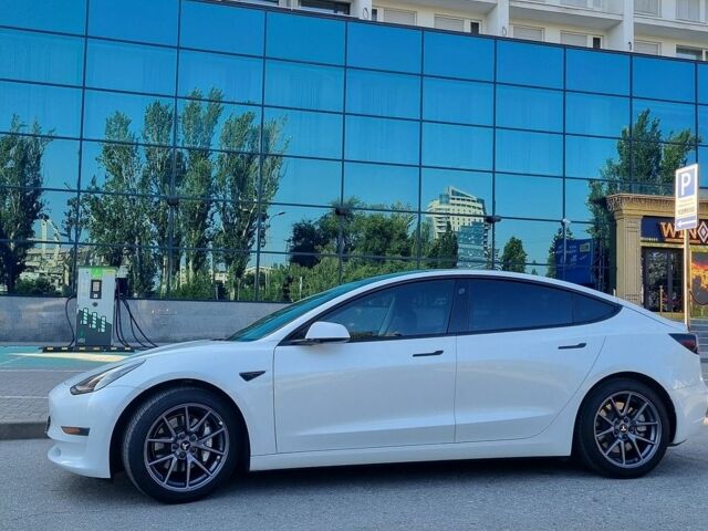 Белый Тесла Модель 3, объемом двигателя 0 л и пробегом 77 тыс. км за 19880 $, фото 6 на Automoto.ua