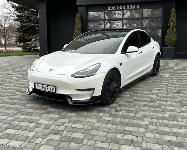 Білий Тесла Модель 3, об'ємом двигуна 0 л та пробігом 67 тис. км за 32500 $, фото 3 на Automoto.ua