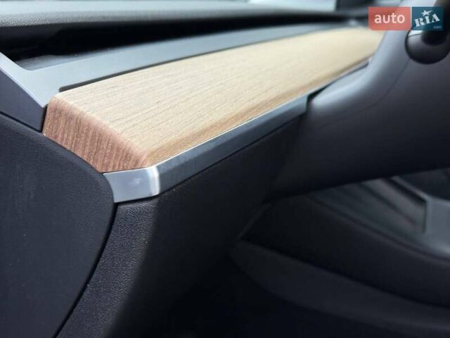 Білий Тесла Модель 3, об'ємом двигуна 0 л та пробігом 185 тис. км за 13900 $, фото 35 на Automoto.ua