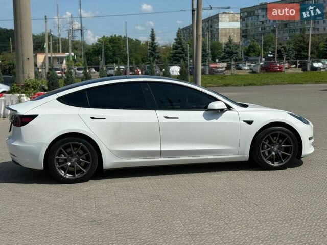 Белый Тесла Модель 3, объемом двигателя 0 л и пробегом 134 тыс. км за 17300 $, фото 8 на Automoto.ua