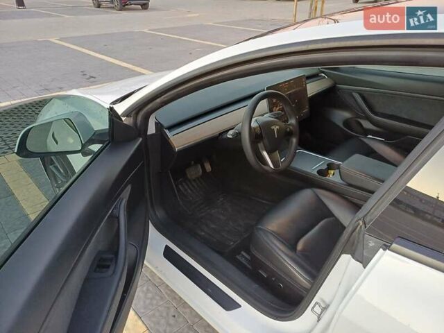 Белый Тесла Модель 3, объемом двигателя 0 л и пробегом 80 тыс. км за 19900 $, фото 9 на Automoto.ua