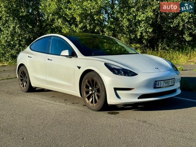Белый Тесла Модель 3, объемом двигателя 0 л и пробегом 111 тыс. км за 18390 $, фото 5 на Automoto.ua
