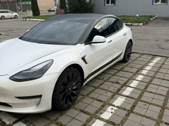 Білий Тесла Модель 3, об'ємом двигуна 0 л та пробігом 101 тис. км за 20500 $, фото 2 на Automoto.ua