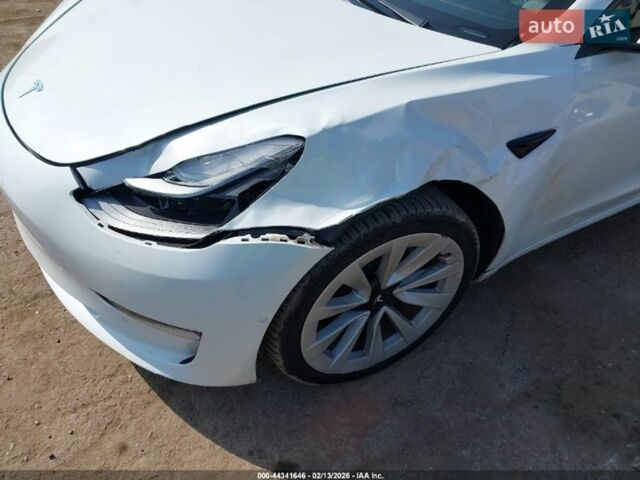 Білий Тесла Модель 3, об'ємом двигуна 0 л та пробігом 104 тис. км за 5300 $, фото 1 на Automoto.ua