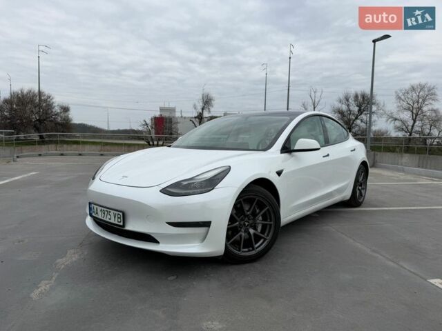 Белый Тесла Модель 3, объемом двигателя 0 л и пробегом 81 тыс. км за 18000 $, фото 2 на Automoto.ua