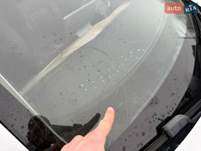 Белый Тесла Модель 3, объемом двигателя 0 л и пробегом 100 тыс. км за 12900 $, фото 9 на Automoto.ua