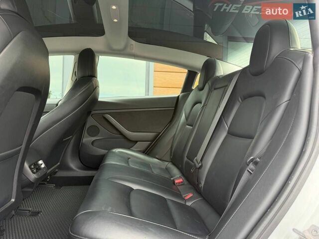 Белый Тесла Модель 3, объемом двигателя 0 л и пробегом 185 тыс. км за 14500 $, фото 30 на Automoto.ua