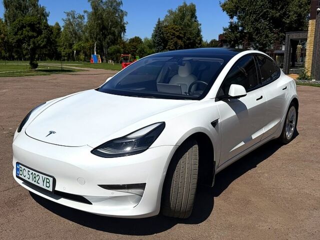 Білий Тесла Модель 3, об'ємом двигуна 0.32 л та пробігом 99 тис. км за 21500 $, фото 1 на Automoto.ua