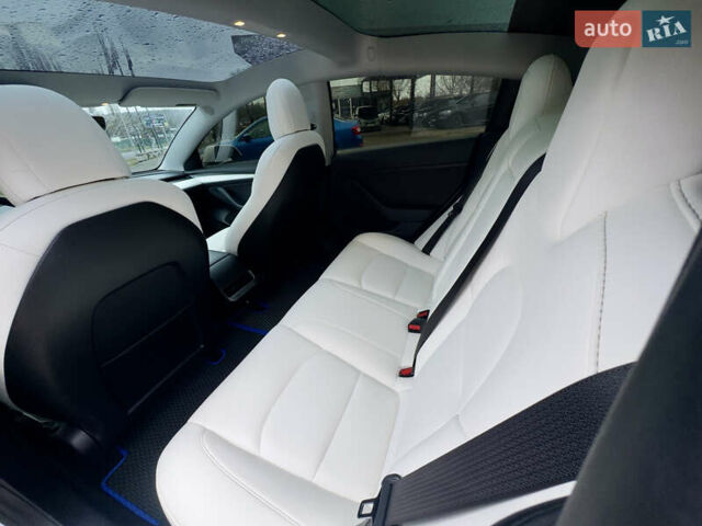 Білий Тесла Модель 3, об'ємом двигуна 0 л та пробігом 84 тис. км за 18300 $, фото 26 на Automoto.ua