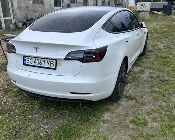 Білий Тесла Модель 3, об'ємом двигуна 0 л та пробігом 62 тис. км за 19999 $, фото 2 на Automoto.ua
