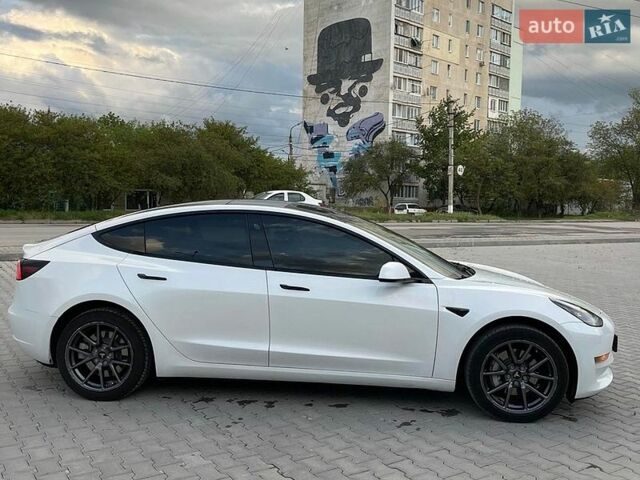 Белый Тесла Модель 3, объемом двигателя 0 л и пробегом 264 тыс. км за 14800 $, фото 5 на Automoto.ua