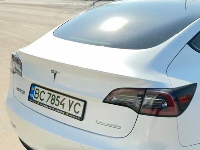 Білий Тесла Модель 3, об'ємом двигуна 0 л та пробігом 130 тис. км за 20000 $, фото 2 на Automoto.ua