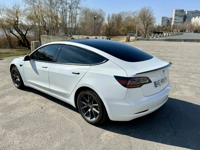 Белый Тесла Модель 3, объемом двигателя 0 л и пробегом 60 тыс. км за 17999 $, фото 1 на Automoto.ua