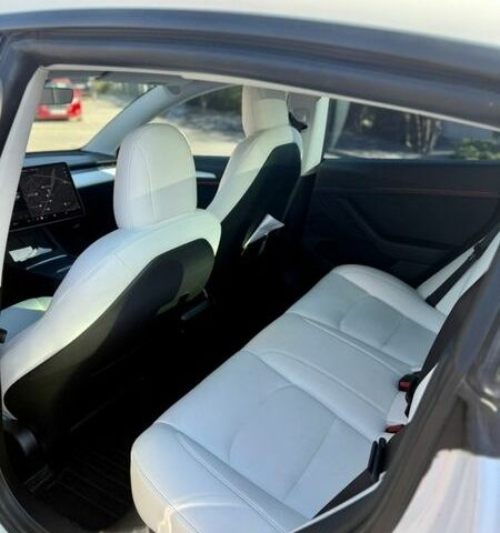 Білий Тесла Модель 3, об'ємом двигуна 0 л та пробігом 107 тис. км за 19800 $, фото 20 на Automoto.ua