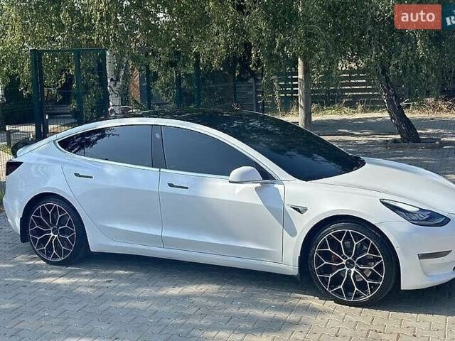 Білий Тесла Модель 3, об'ємом двигуна 0 л та пробігом 120 тис. км за 13900 $, фото 7 на Automoto.ua