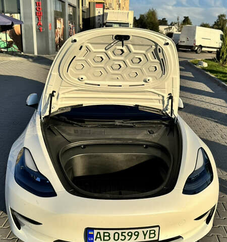 Белый Тесла Модель 3, объемом двигателя 0 л и пробегом 88 тыс. км за 22900 $, фото 14 на Automoto.ua