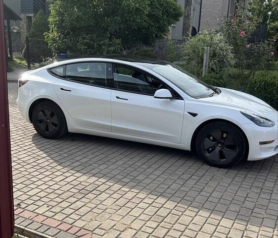 Белый Тесла Модель 3, объемом двигателя 0 л и пробегом 45 тыс. км за 17400 $, фото 1 на Automoto.ua