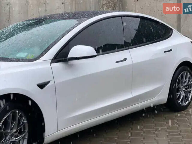 Білий Тесла Модель 3, об'ємом двигуна 0 л та пробігом 87 тис. км за 23700 $, фото 12 на Automoto.ua