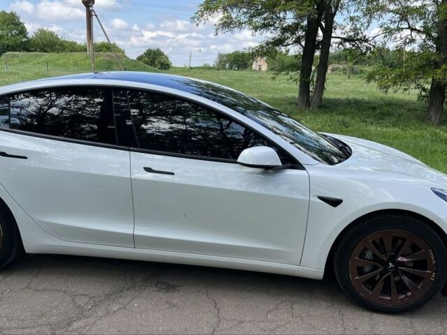 Білий Тесла Модель 3, об'ємом двигуна 0 л та пробігом 93 тис. км за 16500 $, фото 6 на Automoto.ua