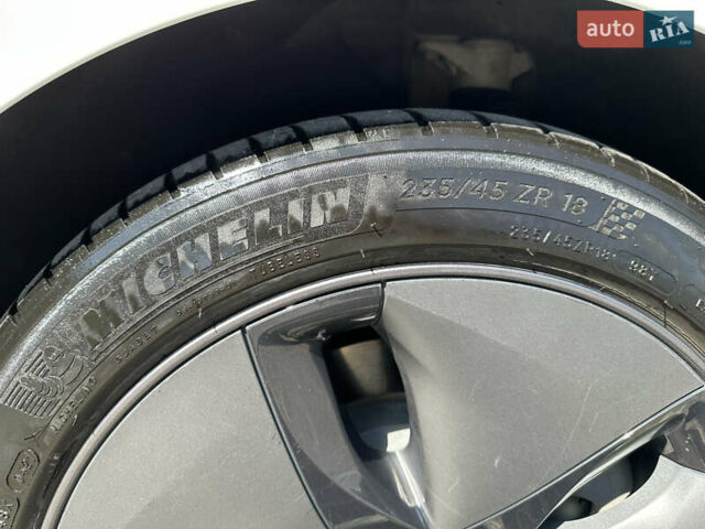 Белый Тесла Модель 3, объемом двигателя 0 л и пробегом 55 тыс. км за 18999 $, фото 5 на Automoto.ua