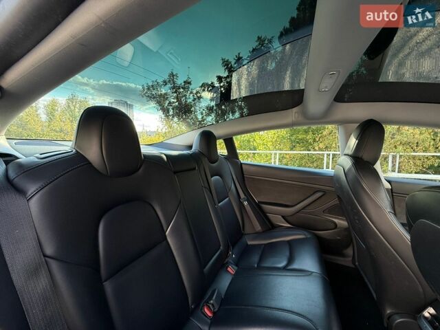 Белый Тесла Модель 3, объемом двигателя 0 л и пробегом 302 тыс. км за 13500 $, фото 39 на Automoto.ua