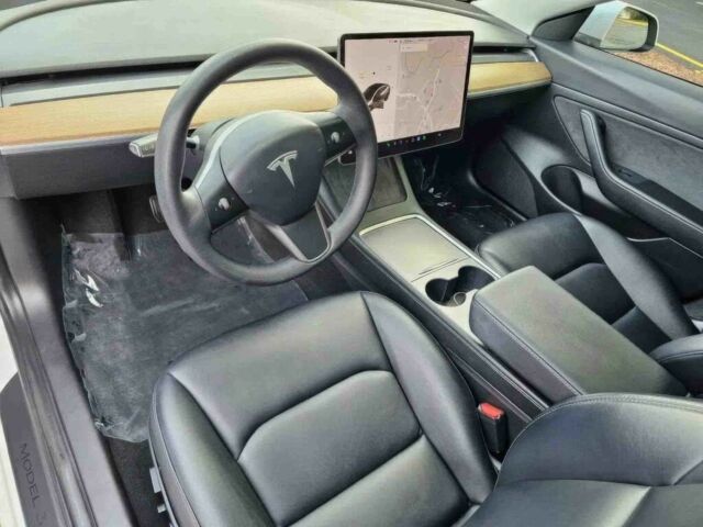 Білий Тесла Модель 3, об'ємом двигуна 0 л та пробігом 18 тис. км за 10000 $, фото 8 на Automoto.ua
