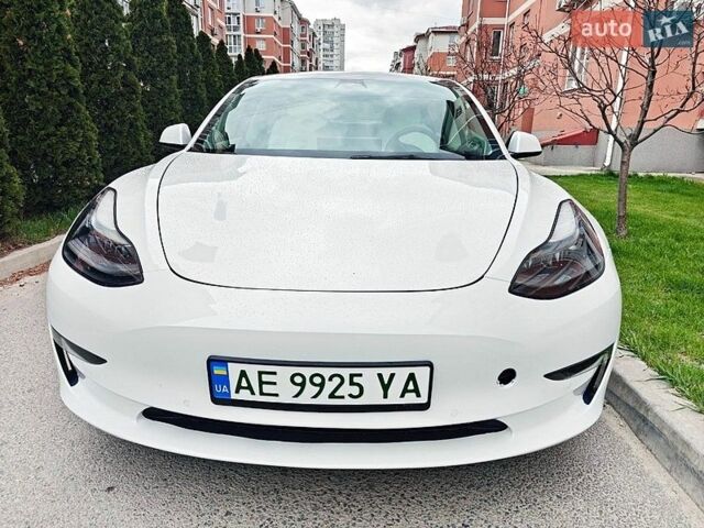 Белый Тесла Модель 3, объемом двигателя 0 л и пробегом 29 тыс. км за 21490 $, фото 1 на Automoto.ua