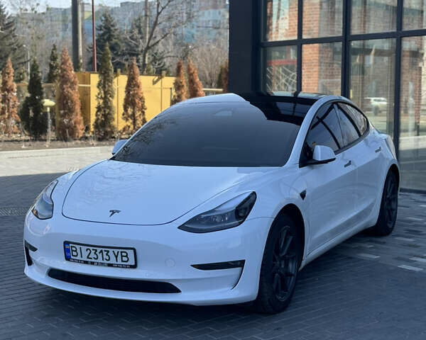 Белый Тесла Модель 3, объемом двигателя 0 л и пробегом 45 тыс. км за 20200 $, фото 2 на Automoto.ua