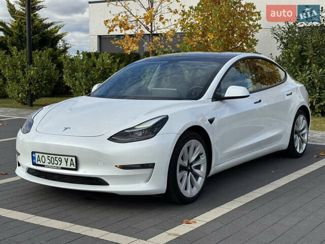 Тесла Модель 3 2021 в Мукачеве на Automoto.ua Белый Тесла Модель 3, объемом двигателя 0 л и пробегом 50 тыс. км за 20800 $, фото 2 на Automoto.ua