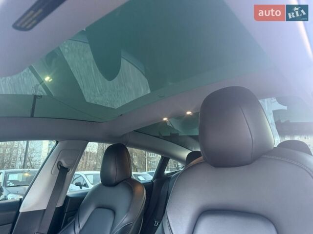 Белый Тесла Модель 3, объемом двигателя 0 л и пробегом 85 тыс. км за 17500 $, фото 13 на Automoto.ua