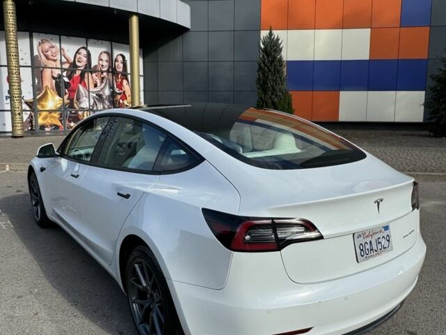 Білий Тесла Модель 3, об'ємом двигуна 0 л та пробігом 81 тис. км за 20400 $, фото 4 на Automoto.ua