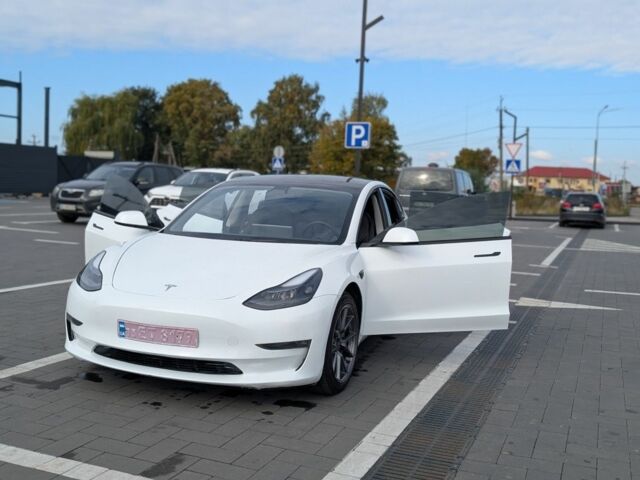 Тесла Модель 3 2021 в Луцке на Automoto.ua Белый Тесла Модель 3, объемом двигателя 0 л и пробегом 170 тыс. км за 17000 $, фото 14 на Automoto.ua
