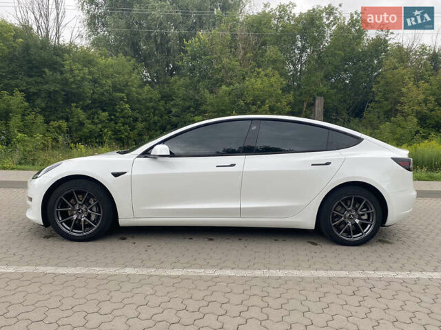 Білий Тесла Модель 3, об'ємом двигуна 0 л та пробігом 44 тис. км за 23400 $, фото 4 на Automoto.ua