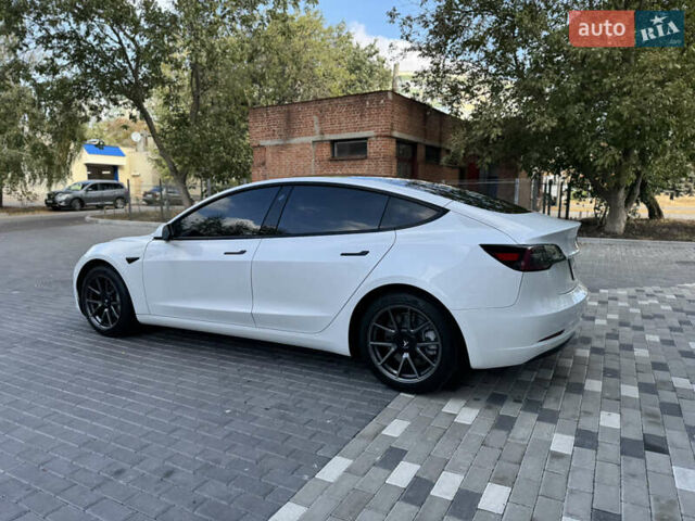 Белый Тесла Модель 3, объемом двигателя 0 л и пробегом 34 тыс. км за 21500 $, фото 34 на Automoto.ua