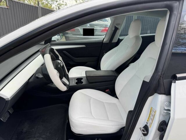 Білий Тесла Модель 3, об'ємом двигуна 0 л та пробігом 30 тис. км за 16700 $, фото 5 на Automoto.ua