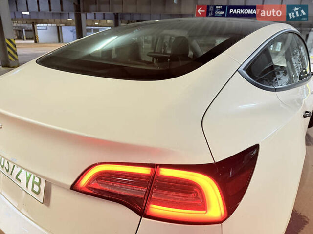 Білий Тесла Модель 3, об'ємом двигуна 0 л та пробігом 87 тис. км за 17450 $, фото 9 на Automoto.ua