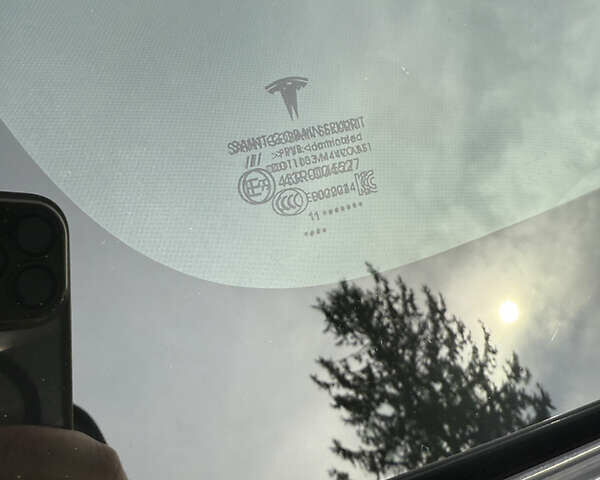 Белый Тесла Модель 3, объемом двигателя 0 л и пробегом 98 тыс. км за 19000 $, фото 16 на Automoto.ua