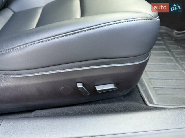 Белый Тесла Модель 3, объемом двигателя 0 л и пробегом 37 тыс. км за 19999 $, фото 132 на Automoto.ua