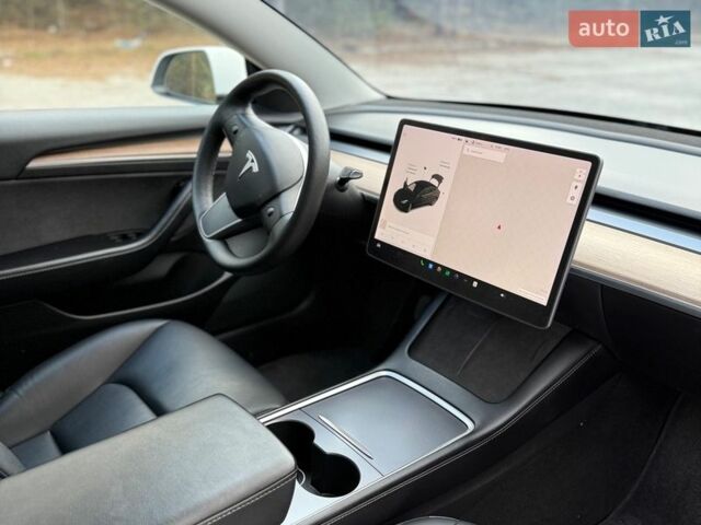 Белый Тесла Модель 3, объемом двигателя 0 л и пробегом 46 тыс. км за 20000 $, фото 9 на Automoto.ua