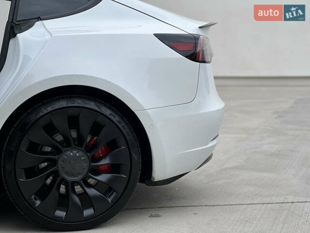 Білий Тесла Модель 3, об'ємом двигуна 0 л та пробігом 107 тис. км за 19999 $, фото 23 на Automoto.ua
