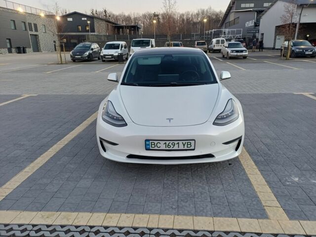 Белый Тесла Модель 3, объемом двигателя 0 л и пробегом 80 тыс. км за 18500 $, фото 5 на Automoto.ua