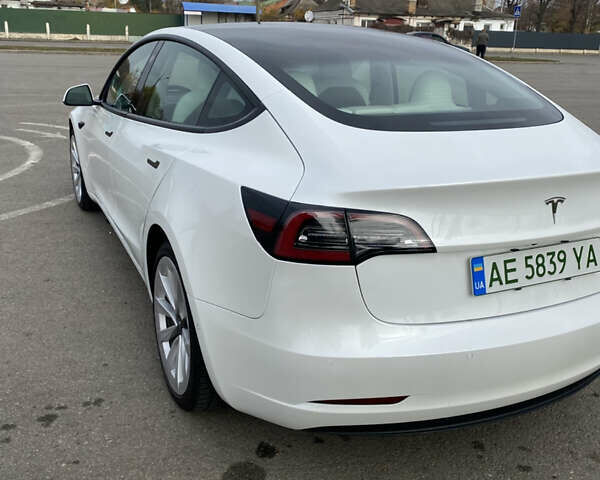 Білий Тесла Модель 3, об'ємом двигуна 0 л та пробігом 45 тис. км за 19500 $, фото 3 на Automoto.ua