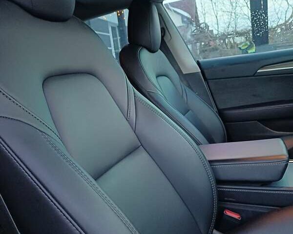 Білий Тесла Модель 3, об'ємом двигуна 0 л та пробігом 104 тис. км за 20600 $, фото 15 на Automoto.ua