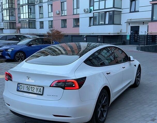 Білий Тесла Модель 3, об'ємом двигуна 0 л та пробігом 133 тис. км за 19400 $, фото 5 на Automoto.ua