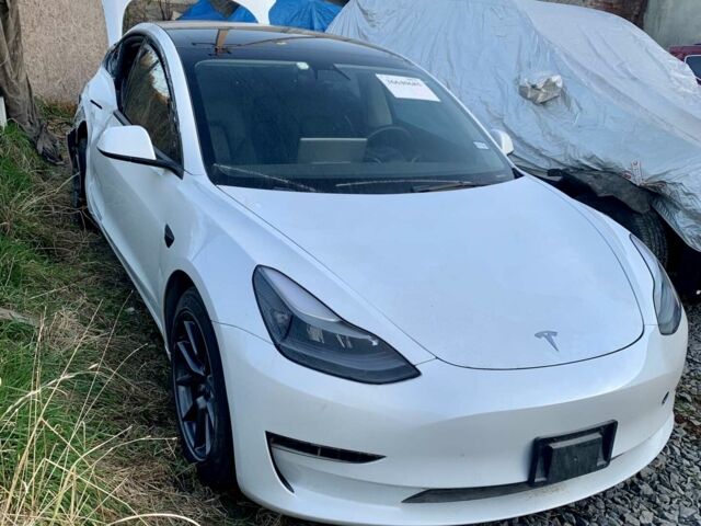 Білий Тесла Модель 3, об'ємом двигуна 0 л та пробігом 27 тис. км за 19750 $, фото 11 на Automoto.ua