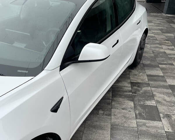 Белый Тесла Модель 3, объемом двигателя 0 л и пробегом 145 тыс. км за 20500 $, фото 2 на Automoto.ua