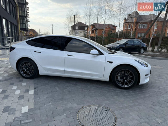 Белый Тесла Модель 3, объемом двигателя 0 л и пробегом 37 тыс. км за 19999 $, фото 62 на Automoto.ua