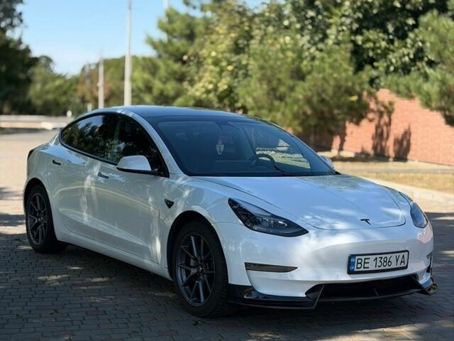 Білий Тесла Модель 3, об'ємом двигуна 0 л та пробігом 176 тис. км за 20500 $, фото 2 на Automoto.ua