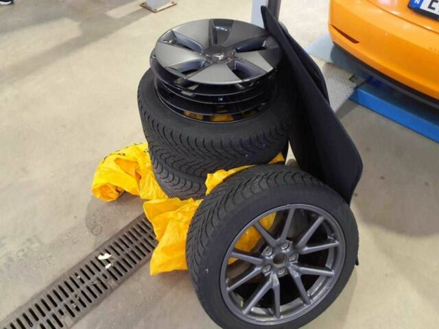 Тесла Модель 3 2021 у Києві на Automoto.ua Білий Тесла Модель 3, об'ємом двигуна 0 л та пробігом 80 тис. км за 13600 $, фото 8 на Automoto.ua